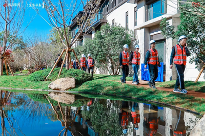 俊发监造官成团首秀 携手柳岩，共鉴品质人居新篇章